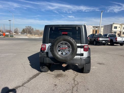 Used 2010 Jeep Wrangler Unlimited Sport image 8