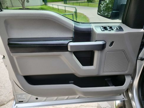 Used 2015 Ford F150 XLT RWD image 13
