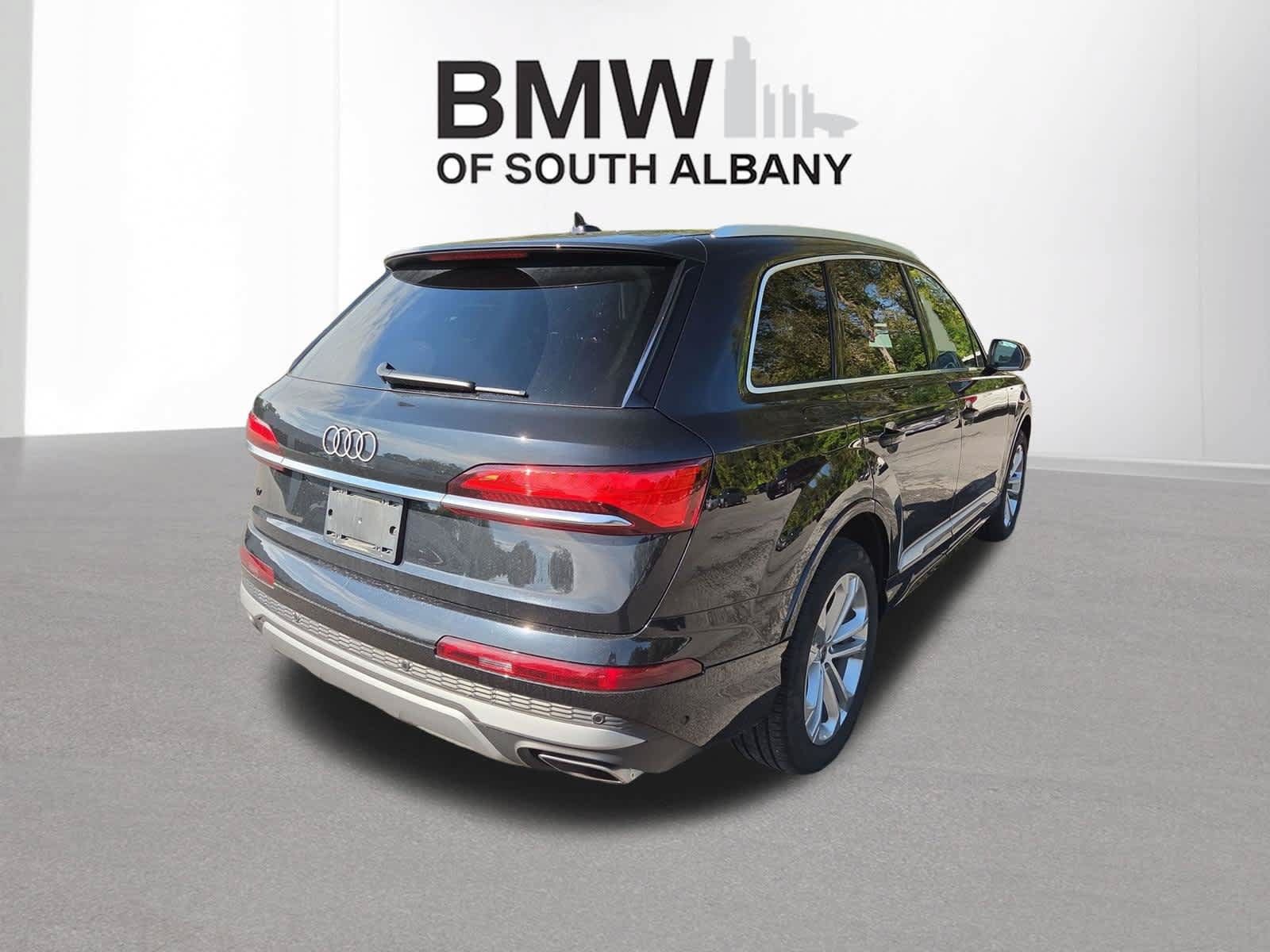 Used 2025 Audi Q7 2.0T Premium w/ Convenience Package AWD/4WD image 3
