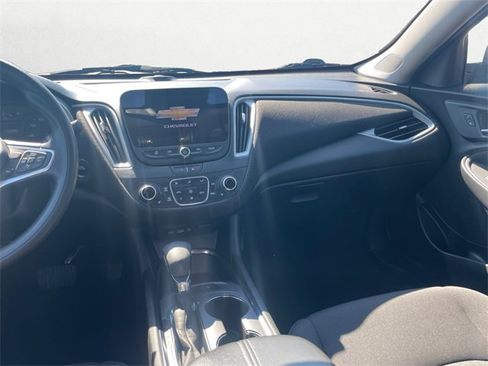 Used 2024 Chevrolet Malibu LT image 11