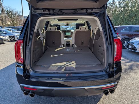 Used 2023 GMC Yukon XL Denali w/ Denali Reserve Package image 14