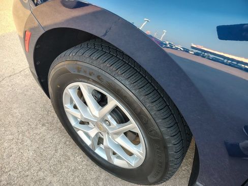 Used 2022 Chevrolet Equinox LT FWD image 10
