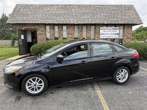 Used 2018 Ford Focus SE FWD image 1