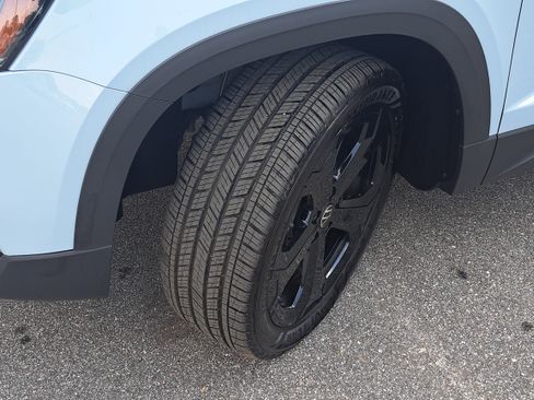 Used 2025 Volkswagen Taos SE AWD/4WD image 30