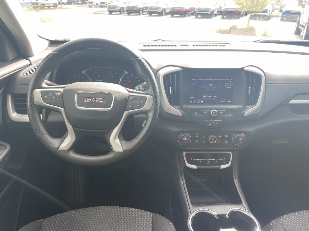 Used 2024 GMC Terrain SLE w/ Driver Convenience Package FWD image 13