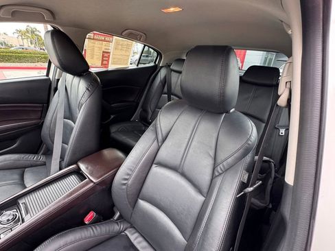 Used 2017 MAZDA MAZDA3 Touring FWD image 13
