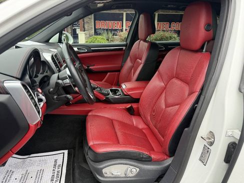 Used 2017 Porsche Cayenne Platinum Edition AWD/4WD image 10