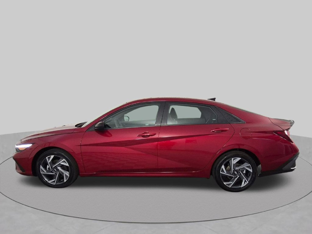 Used 2025 Hyundai Elantra SEL FWD image 9