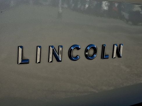 Used 2011 Lincoln MKX 2WD w/ 101A Rapid Spec Order Code image 29