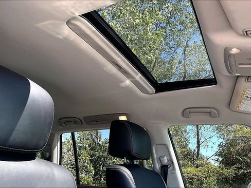 Used 2022 Nissan Armada Platinum w/ Captain's Chairs Package AWD/4WD image 21