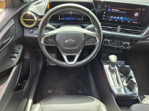 Used 2024 Chevrolet Trax ACTIV w/ Driver Confidence Package FWD image 11