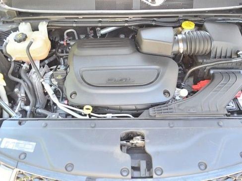 Used 2022 Chrysler Pacifica Touring-L FWD image 40