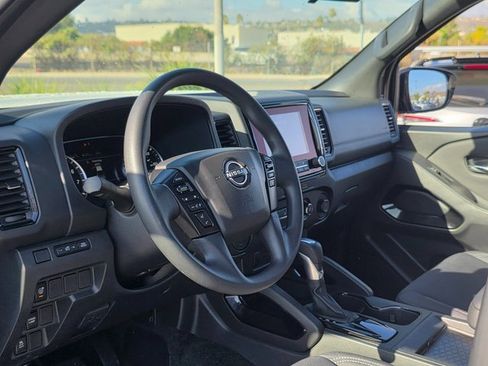 Used 2023 Nissan Frontier SV w/ Midnight Edition Package image 12