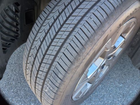 Used 2025 BMW X1 xDrive28i w/ Convenience Package image 12