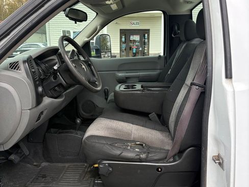 Used 2009 Chevrolet Silverado 3500 W/T w/ Snow Plow Prep Package AWD/4WD image 9