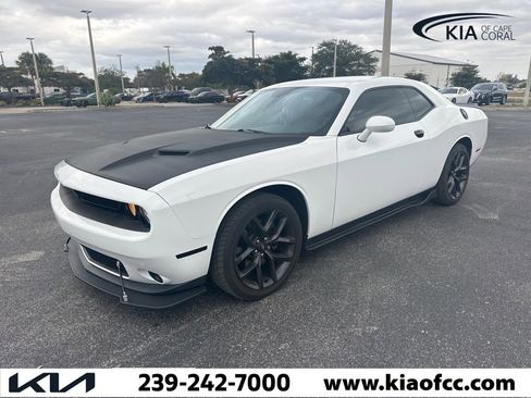 Used 2020 Dodge Challenger SXT w/ Plus Package image 2