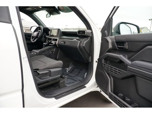 Used 2024 Toyota Tacoma SR image 12