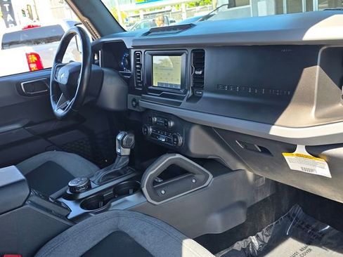 Used 2023 Ford Bronco Big Bend w/ Sasquatch Package image 16