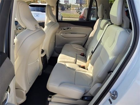 Certified 2025 Volvo XC90 T8 Plus image 5