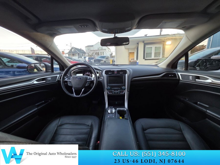 Used 2017 Ford Fusion SE w/ Fusion SE Technology Package AWD/4WD image 8