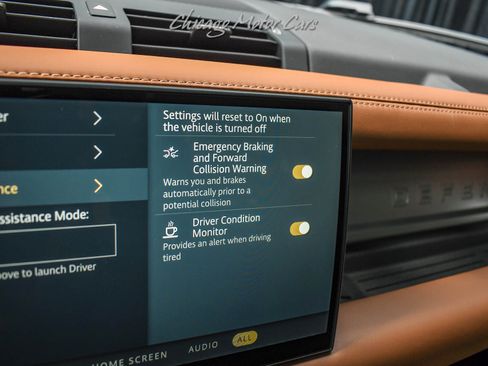 Used 2025 Land Rover Defender 110 AWD/4WD image 18