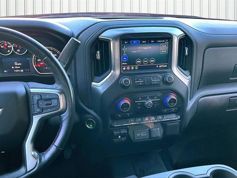 Used 2021 Chevrolet Silverado 1500 RST image 3