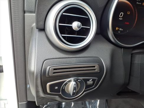 Used 2022 Mercedes-Benz GLC 300 4MATIC image 25