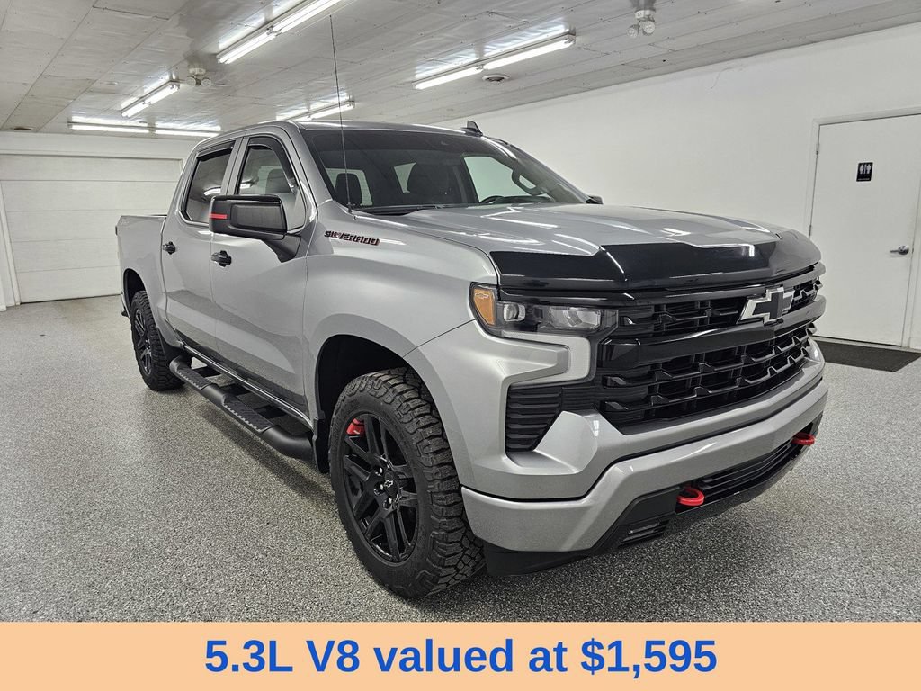 Used 2023 Chevrolet Silverado 1500 RST w/ Redline Edition AWD/4WD image 3