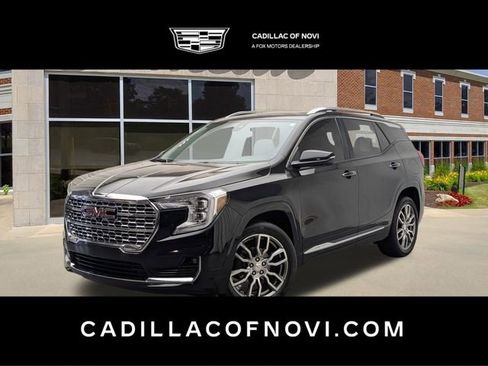 Used 2023 GMC Terrain Denali w/ Denali Premium Package AWD/4WD image 1