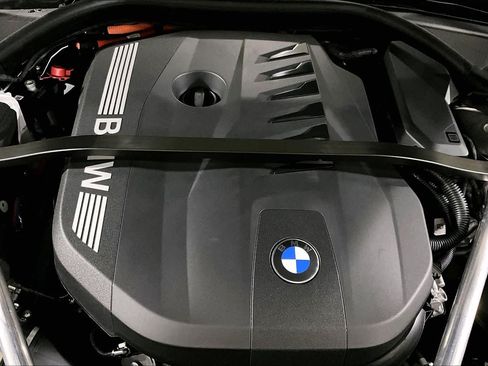 New 2026 BMW 750e xDrive w/ Premium Package AWD/4WD image 15