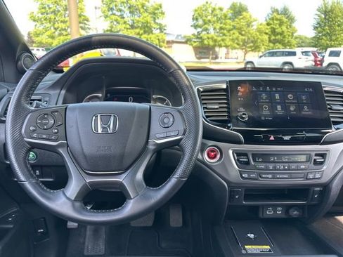 Used 2024 Honda Passport EX-L image 8