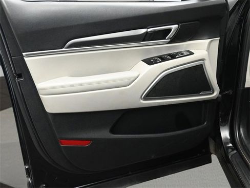 Used 2022 Kia Telluride S image 9
