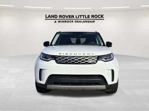 Used 2024 Land Rover Discovery S image 8