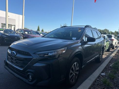 Used 2025 Subaru Outback Premium AWD/4WD image 1
