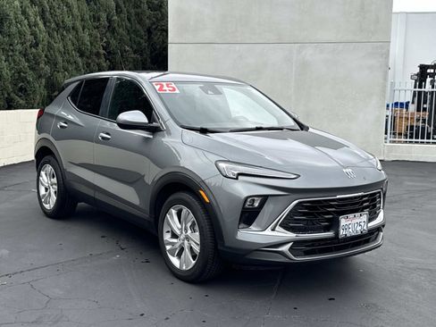 Used 2025 Buick Encore GX Preferred image 3