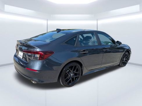Used 2025 Honda Civic Sport image 4