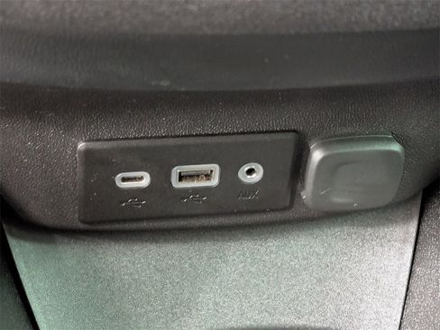 Used 2021 Chevrolet Malibu RS image 25