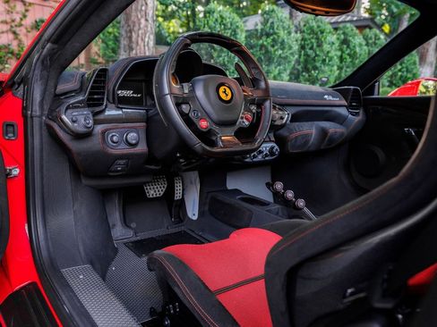 Used 2015 Ferrari 458 Speciale Coupe RWD image 15