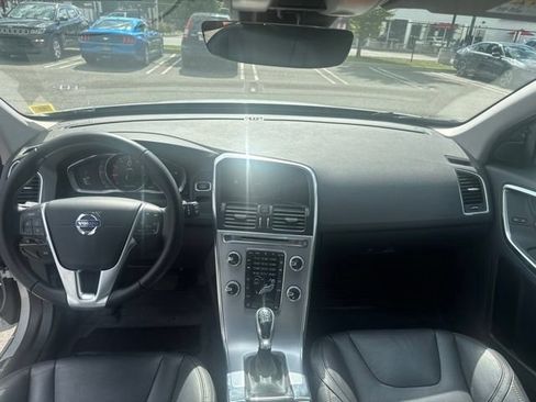 Used 2017 Volvo XC60 T6 Dynamic w/ Preferred Option Package AWD/4WD image 16