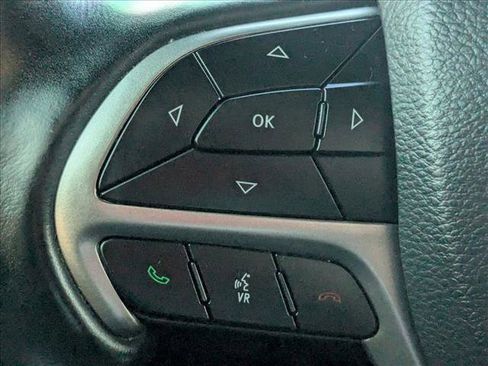 Used 2019 Jeep Grand Cherokee Limited image 12