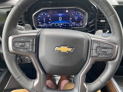 Used 2023 Chevrolet Silverado 1500 High Country w/ Technology Package AWD/4WD image 17