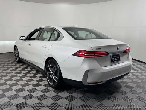 Used 2026 BMW 530i xDrive w/ Premium Package AWD/4WD image 8