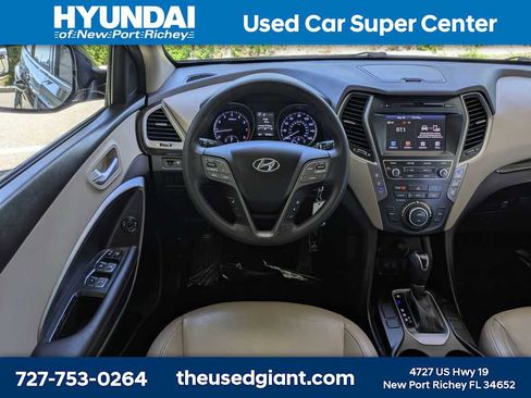 Used 2017 Hyundai Santa Fe SE FWD image 19