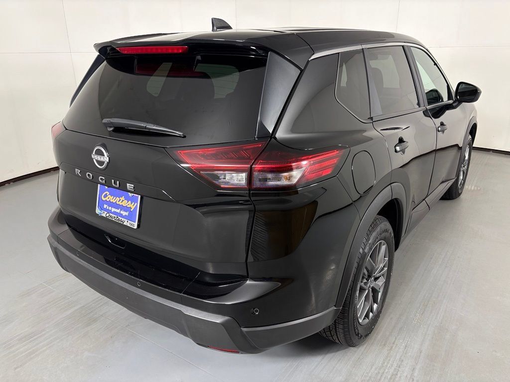 Used 2024 Nissan Rogue S FWD image 8