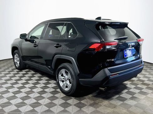 Certified 2025 Toyota RAV4 LE AWD/4WD image 5