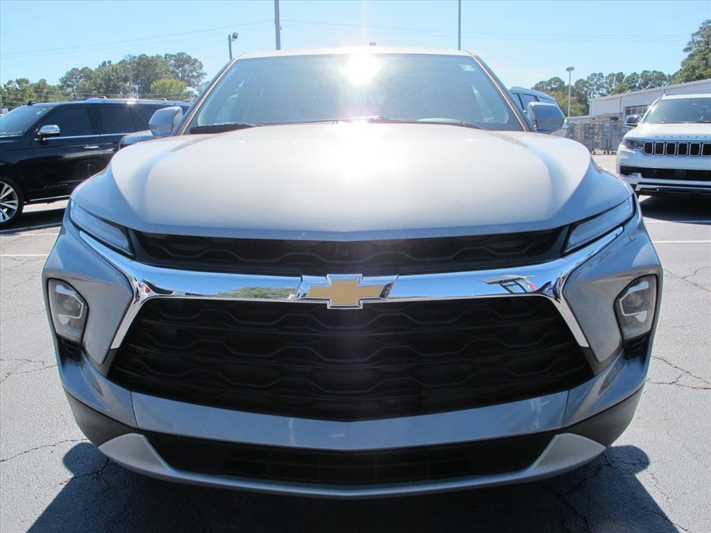 Used 2025 Chevrolet Blazer LT FWD image 9