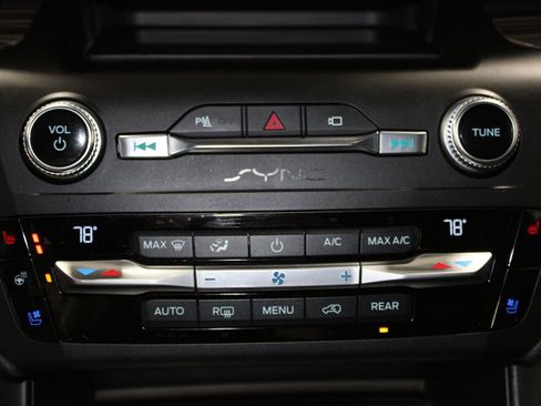 Used 2020 Ford Explorer Limited image 57