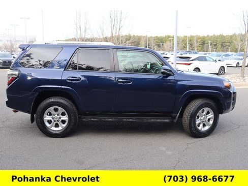 Used 2018 Toyota 4Runner SR5 Premium image 8