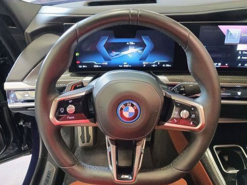 Used 2023 BMW i7 xDrive60 AWD/4WD image 9