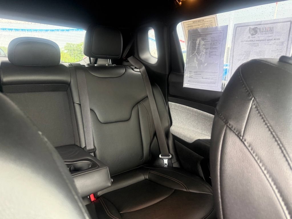 Certified 2024 Jeep Compass Latitude AWD/4WD image 54